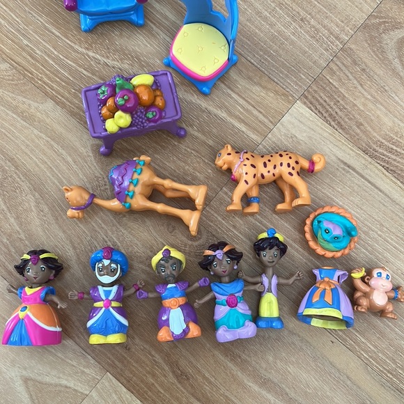 Aladdin and Princess Jasmine Play Set - Picture 16 of 16